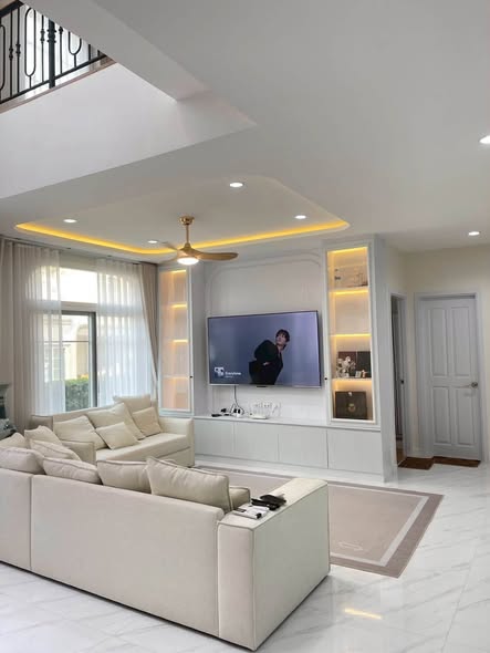 living room and kitchen of แกรนดิโอ บางนา กม.5