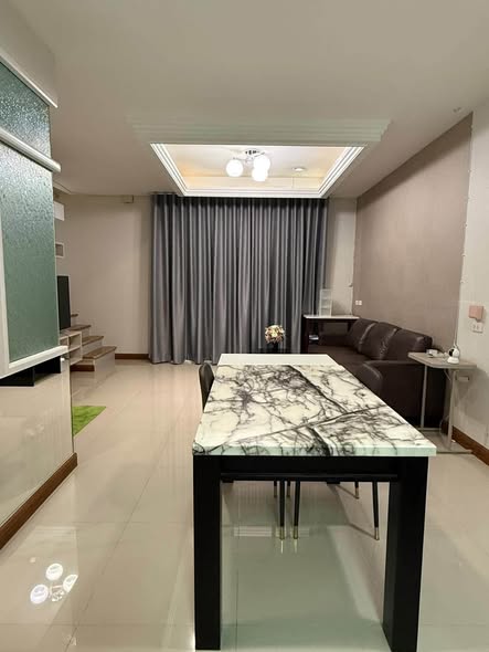 room interior of โกลเด้น ทาวน์ วัชรพล สุขาภิบาล5