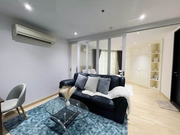 bedroom and living room and room interior of 59 Heritage