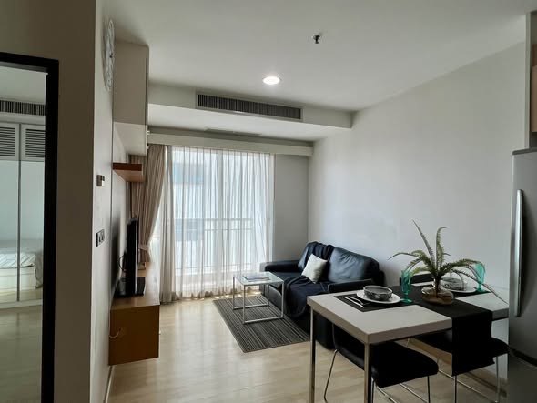 living room and room interior of 59 Heritage