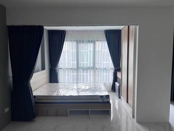 bedroom of 624 Condolette