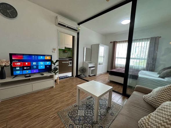bedroom and living room of 624 Condolette Ladprao