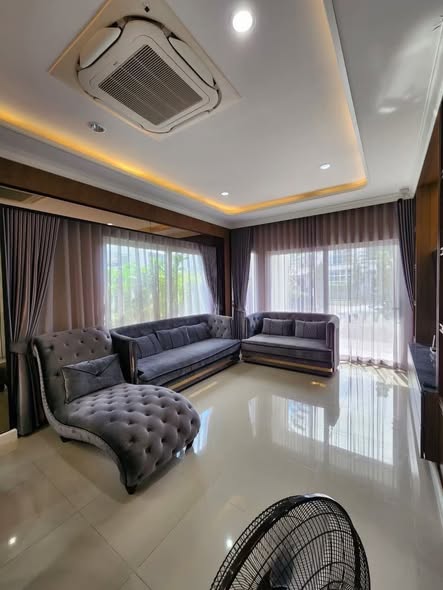 living room and bedroom of แกรนดิโอ วิภาวดี-รังสิต – Grandio Vibhavadi-Rangsit