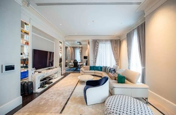 bedroom and living room of 98 Wireless