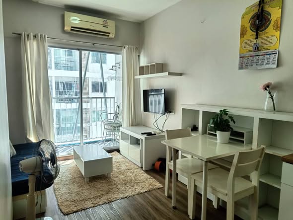 bedroom and living room of A Space ID Asok-Ratchada