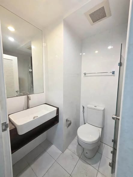 bathroom of A Space Me Bangna