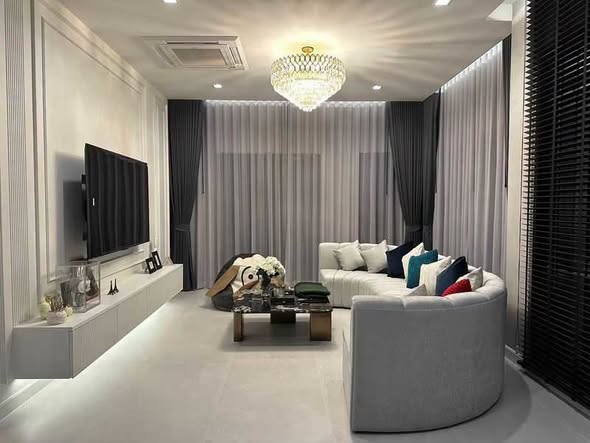 living room and bedroom of AERIE ศรีนครินทร์ กรุงเทพกรีฑา