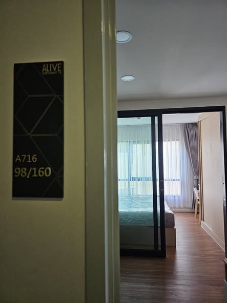 bedroom of ALIVE SUKHUMVIT 76
