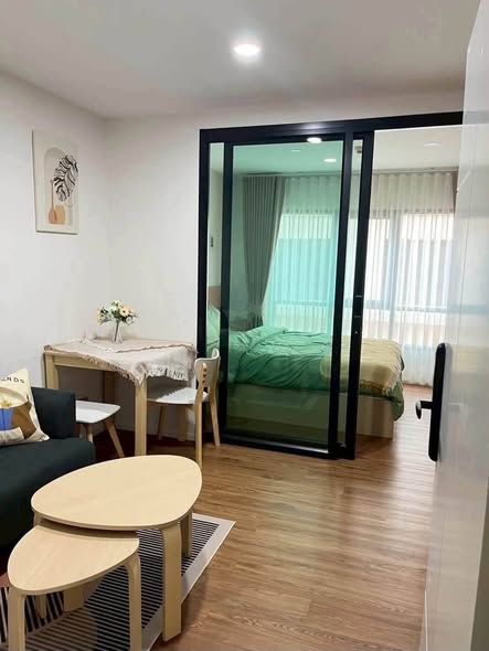 bedroom and room interior of ALIVE SUKHUMVIT 76