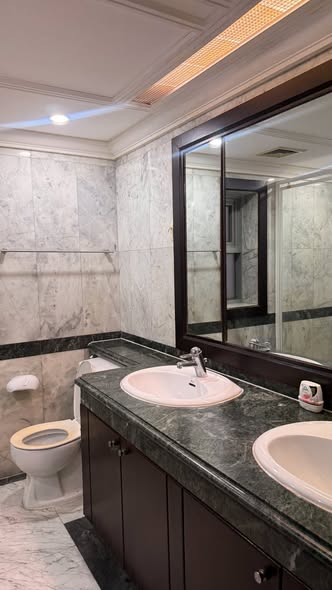 bathroom of All Seasons Place