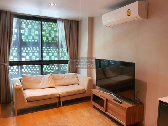 bedroom of Altitude Sam Yan – Si Lom