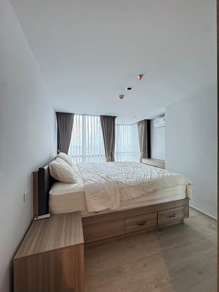 bedroom of Altitude Unicorn Sathorn
