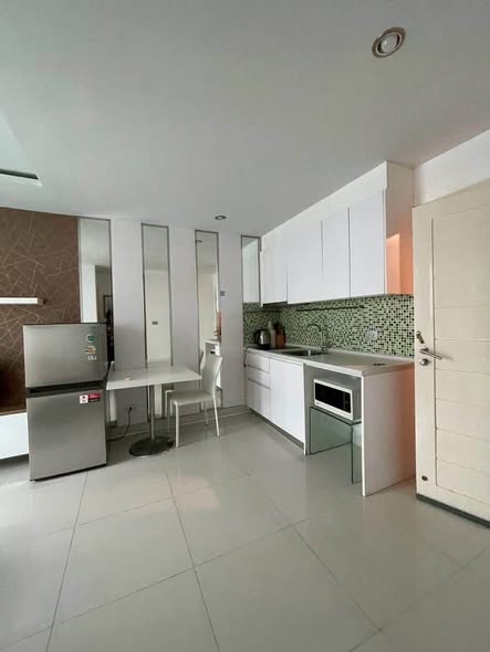 kitchen of Amazon Residence