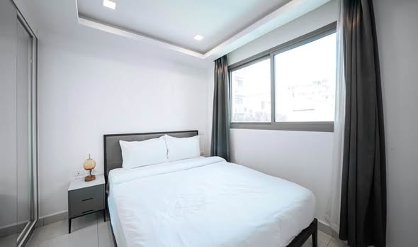bedroom of Arcadia Beach Continental