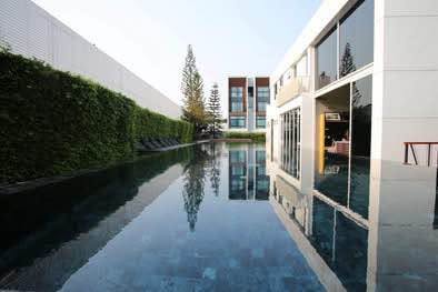 pool and room interior of Arden Phatthanakan