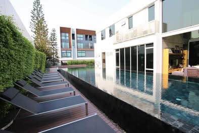 pool and room interior of Arden Phatthanakan