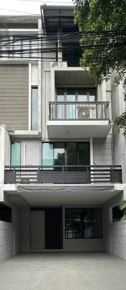 Areeya Mandarina Sukhumvit 77