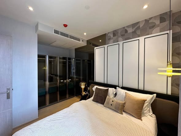 bedroom and room interior of ASHTON Asoke – Rama 9