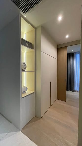 room interior and bathroom of Ashton Chula-Silom