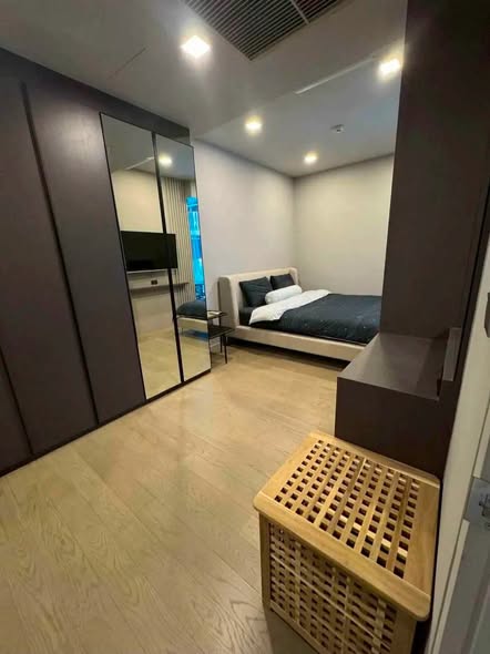 bedroom and room interior of Ashton Residence 41