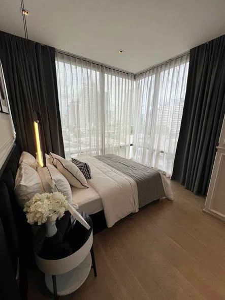 bedroom of Ashton Silom