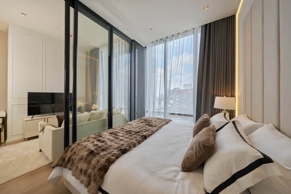 bedroom of Ashton Silom