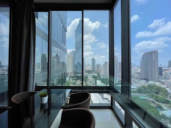 Ashton Silom