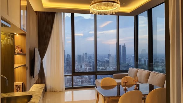 Ashton Silom