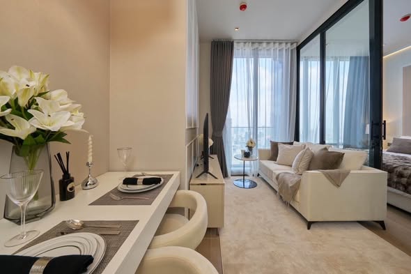 living room and bedroom of Ashton Silom
