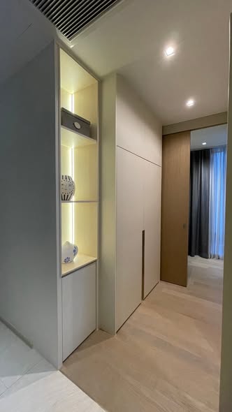 room interior and bathroom of Ashton Silom