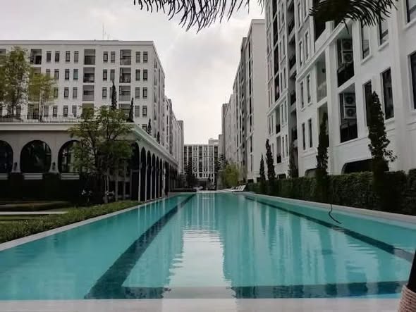 pool of Aspire Asoke-Ratchada