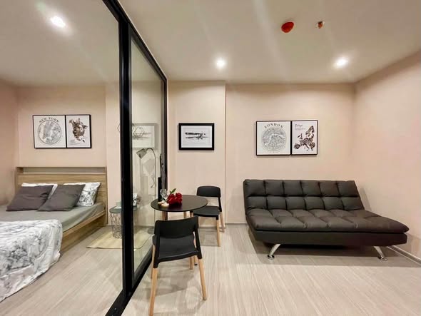 living room and bedroom and room interior of แอสปาย เอราวัณ ไพร์ม Aspire Erawan Prime