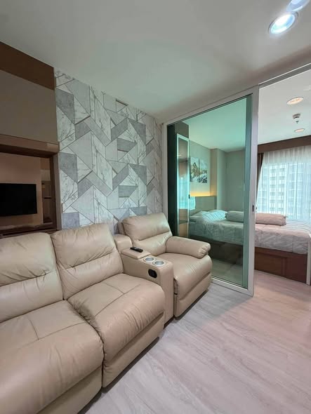 bedroom and living room and room interior of Aspire Erawan Tower B