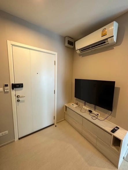 bedroom and room interior of Aspire Erawan Tower B