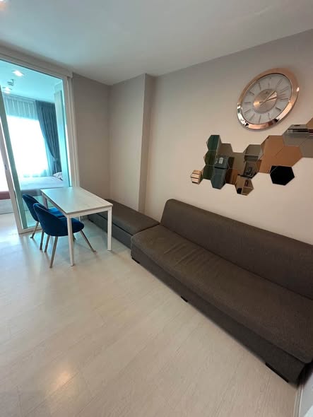 living room and room interior of Aspire Erawan Tower B