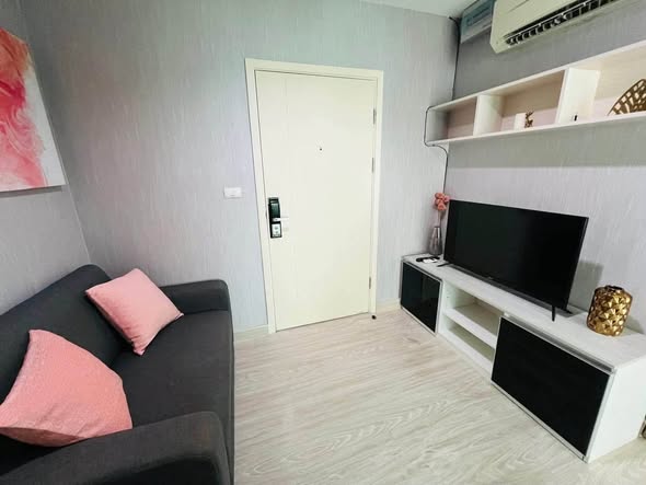 living room and bedroom of Aspire Ngamwongwan