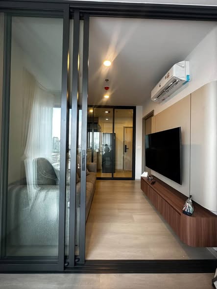 bedroom and room interior of Aspire Onnut Station