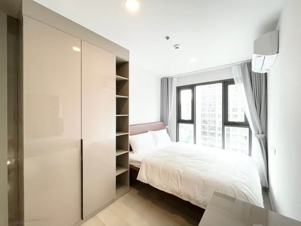 bedroom and room interior of Aspire Onnut Station