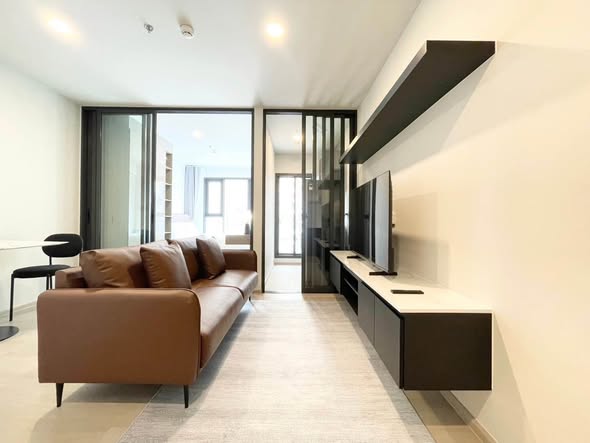 living room and room interior of Aspire Onnut Station