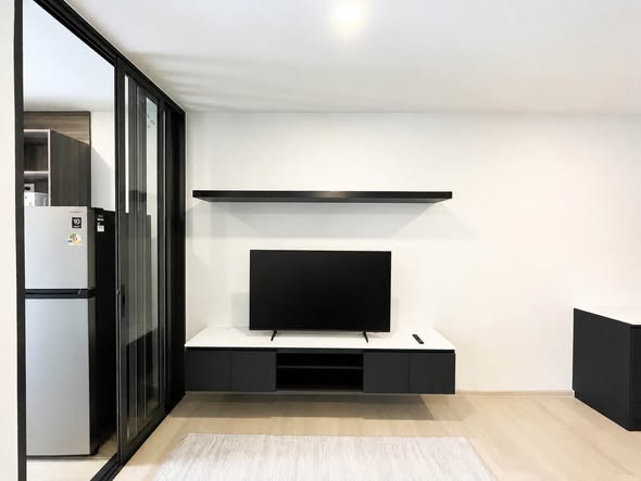 living room and room interior of Aspire Onnut Station