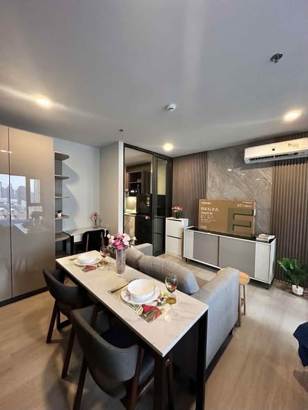living room and room interior of Aspire Onnut Station