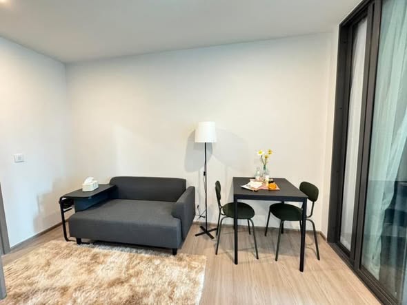bedroom and living room of Aspire Ratchayothin