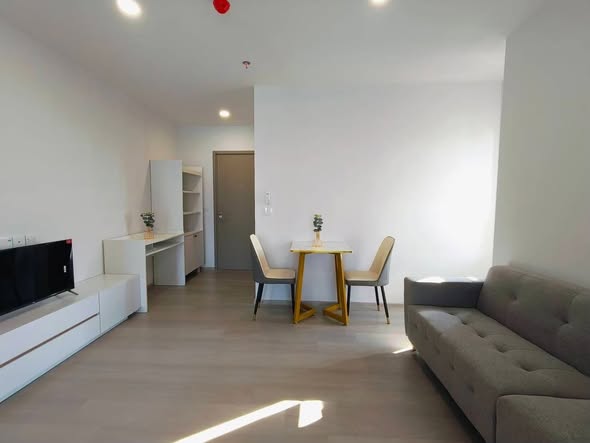 living room of Aspire Rattanathibet Weston