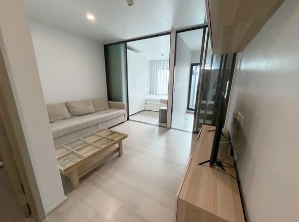 living room and room interior of Aspire Rattanathibet Weston