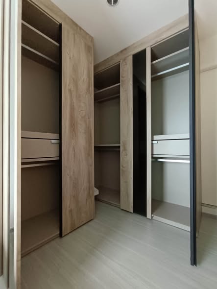 bedroom and room interior of Aspire Sathorn-Ratchaphruek