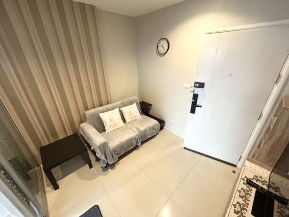 bedroom and room interior of Aspire Sukhumvit 48