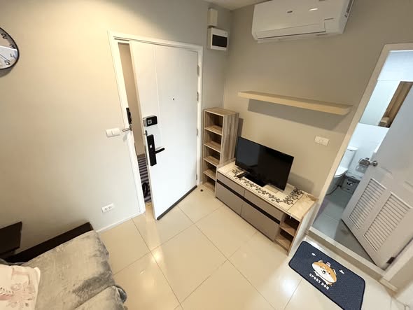 bedroom and room interior of Aspire Sukhumvit 48