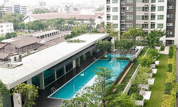 pool of Aspire Sukhumvit 48