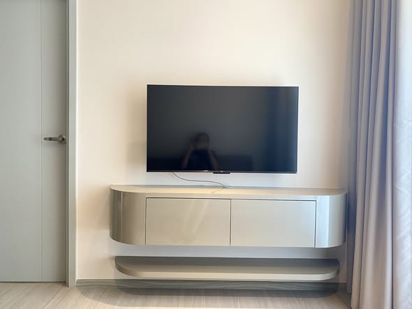 living room and room interior of Aspire Sukhumvit-On Nut
