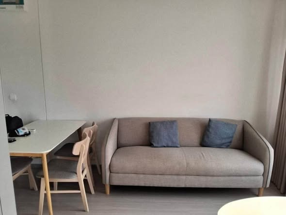living room and room interior of Aspire Sukhumvit-On Nut